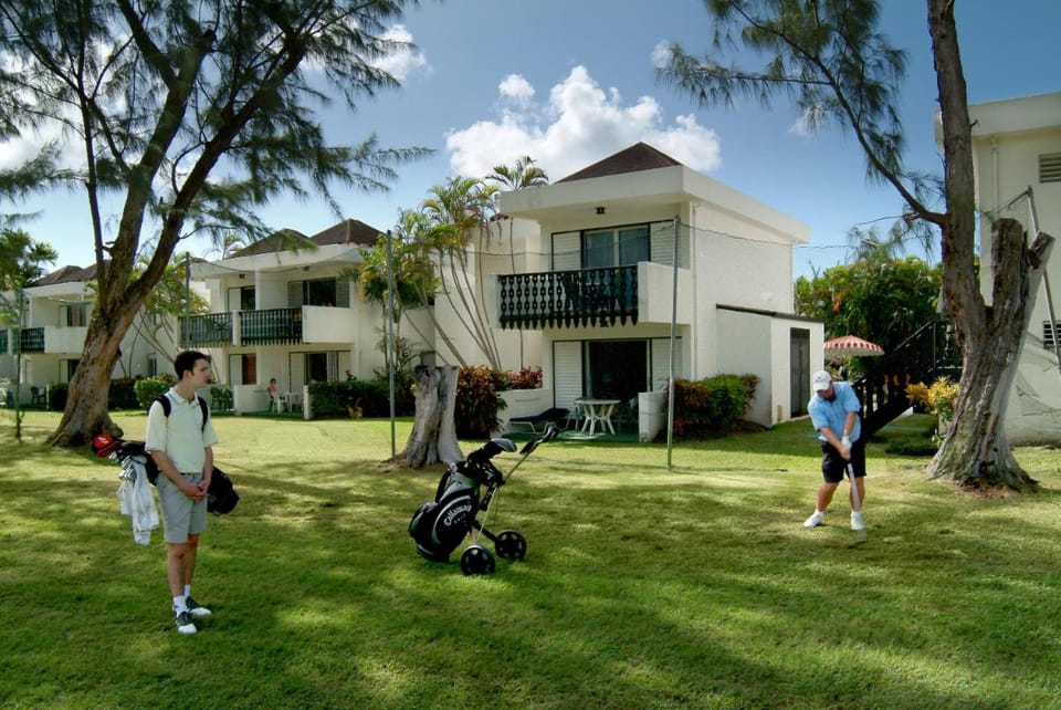 Plum Tree Club Apartment in Bridgetown