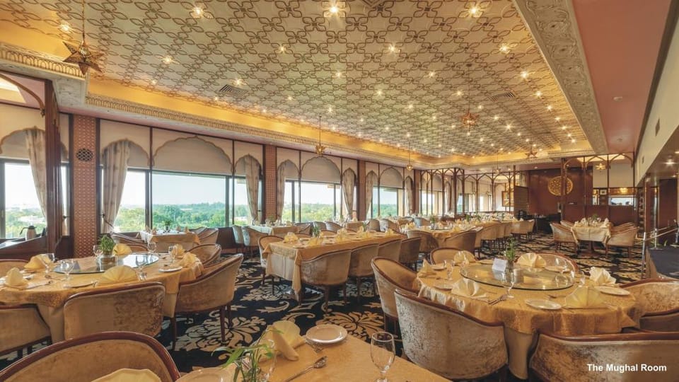 Hotel Clarks Shiraz Agra Hotel in Agra