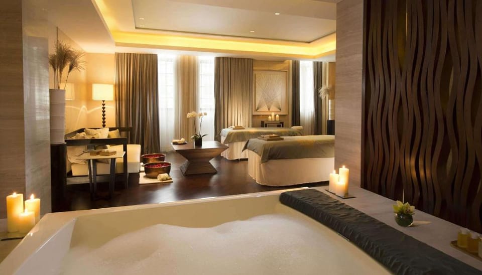 Waldorf Astoria By Hilton Shanghai On The Bund Hotel in Shanghai