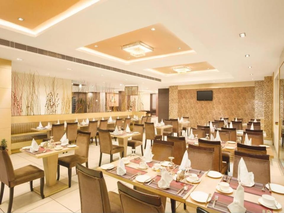 Days Hotel by Wyndham Neemrana Jaipur Highway Hotel in Haryana