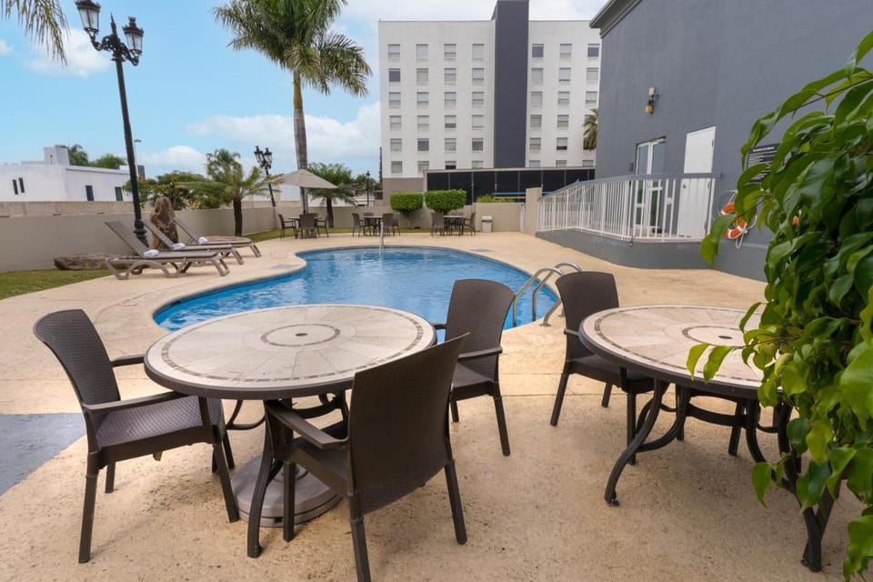 Hampton Inn By Hilton Guadalajara-Aeropuerto Hotel in Tlaquepaque