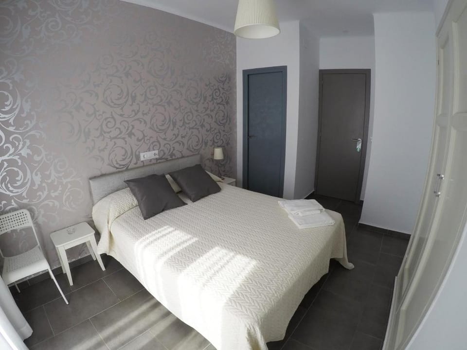 Hostal Mediterráneo Bed and Breakfast in Tossa de Mar