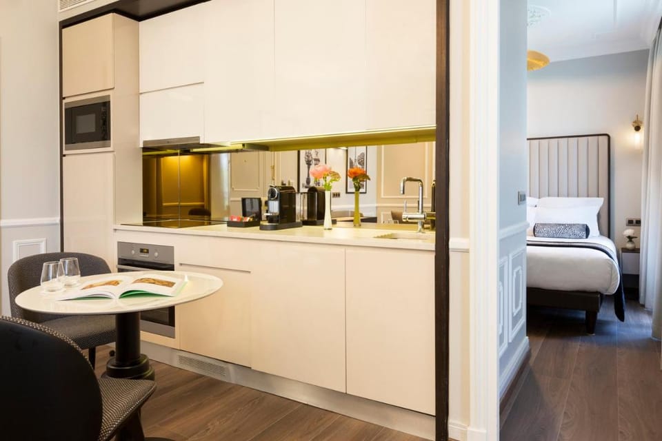 La Clef Tour Eiffel Paris by The Crest Collection Hotel in Paris