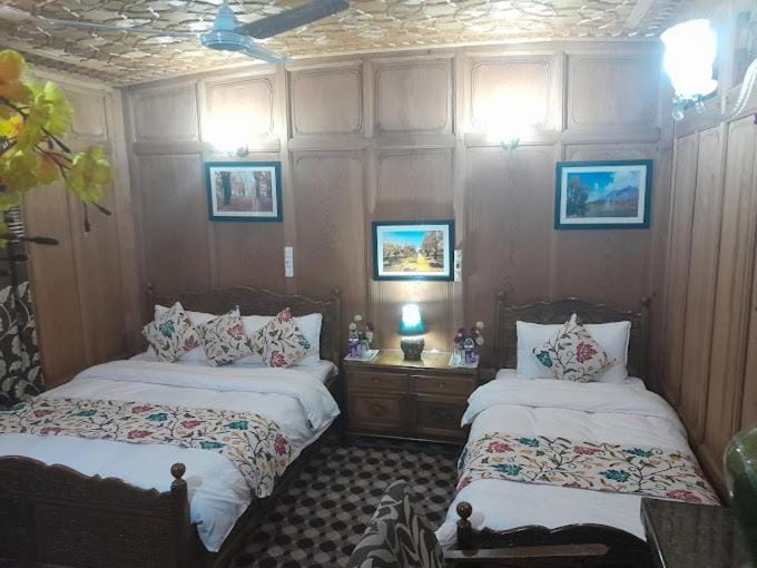 Swan Group of Houseboats, Golden Dal Lake Docked boat in India