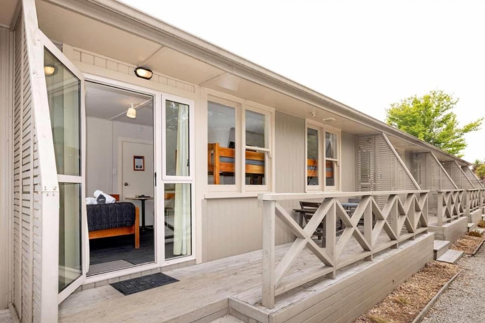 Queenstown Top 10 Holiday Park Campground/ 
RV Resort in Queenstown