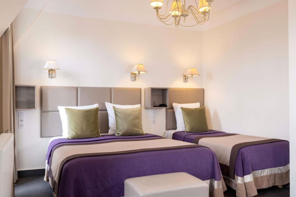 Hôtel Saint Pierre Hotel in Paris