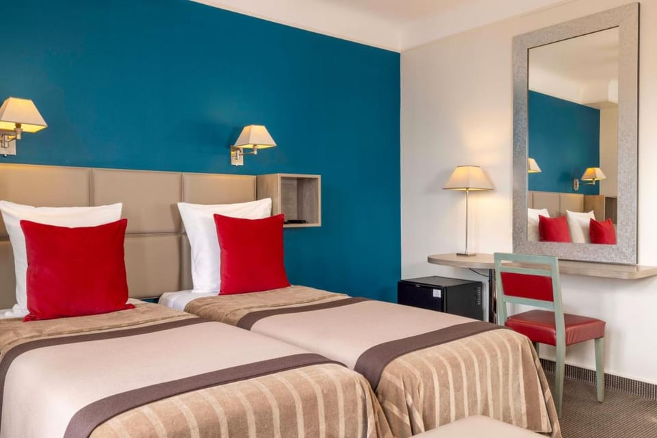 Hôtel Saint Pierre Hotel in Paris