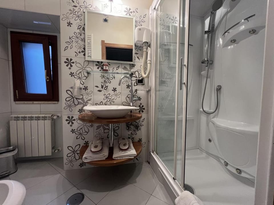 Condotti Rooms Bed and Breakfast in Rome
