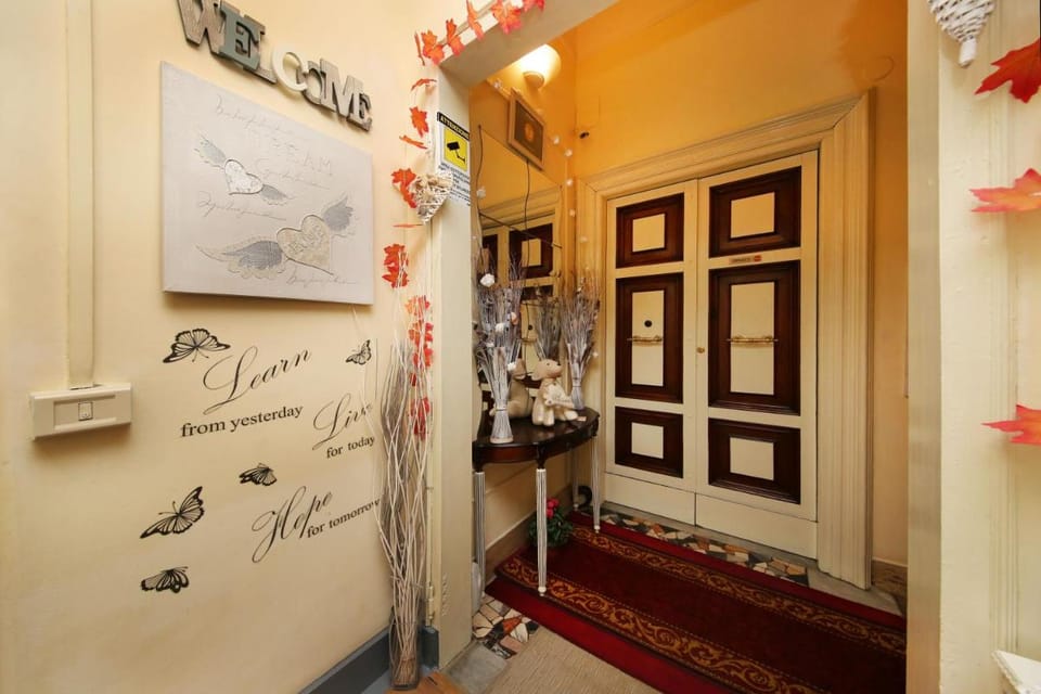 Tibullo Guesthouse Bed and Breakfast in Rome