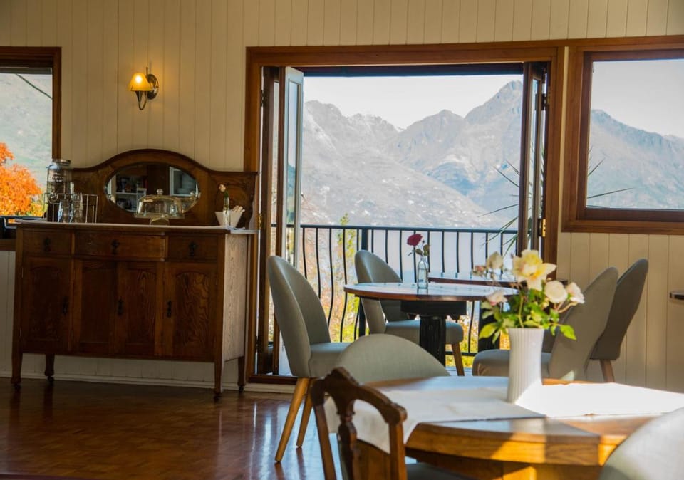 Queenstown House Boutique Bed & Breakfast and Apartments Bed and Breakfast in Queenstown