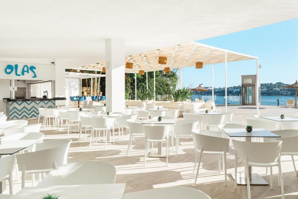 Bahia Principe Coral Playa - Adults Only Hotel in Carrer Torrenova