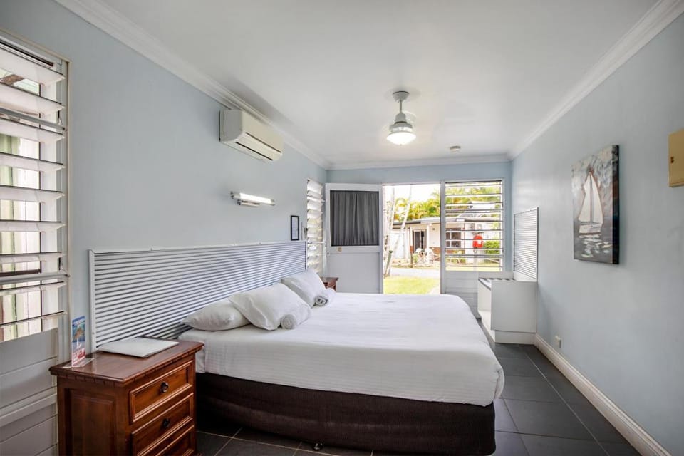 Bush Village Holiday Cabins Campground/ 
RV Resort in Whitsundays