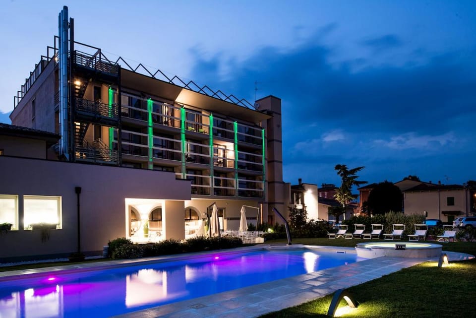 Enjoy Garda Hotel Hotel in Peschiera del Garda