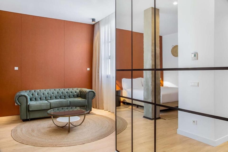Atocha Hotel Madrid, Tapestry Collection by Hilton Hotel in Centro