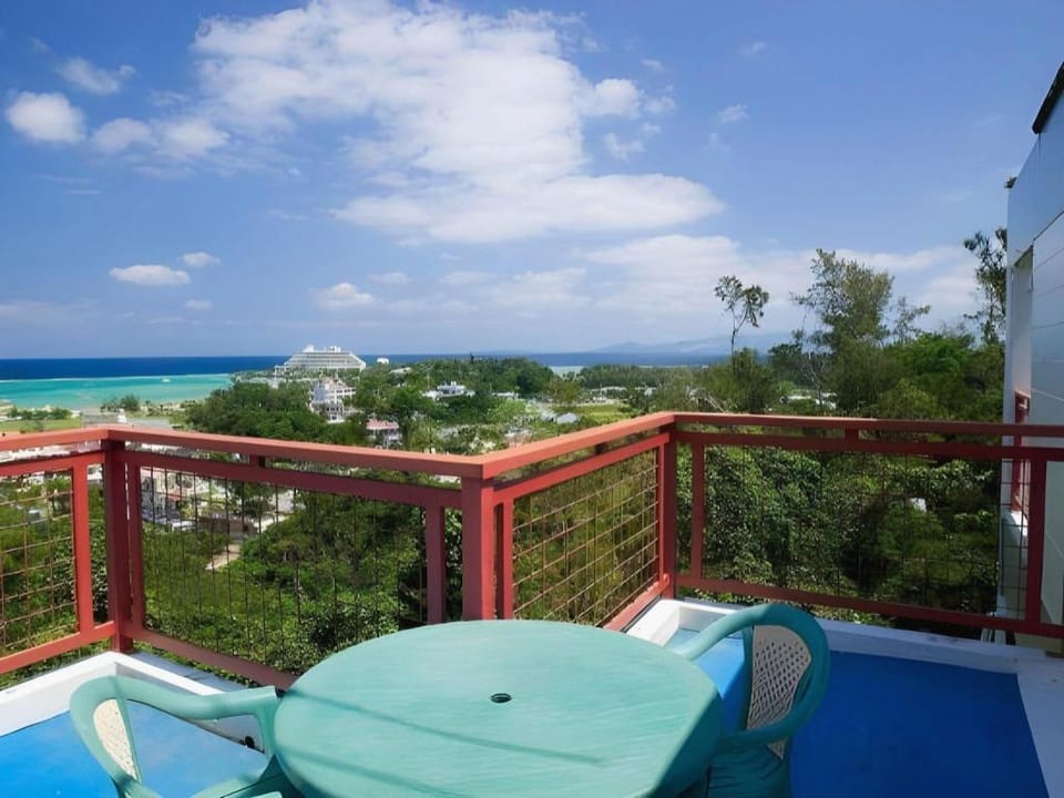 Surfside Bed & Breakfast Bed and Breakfast in Okinawa Prefecture