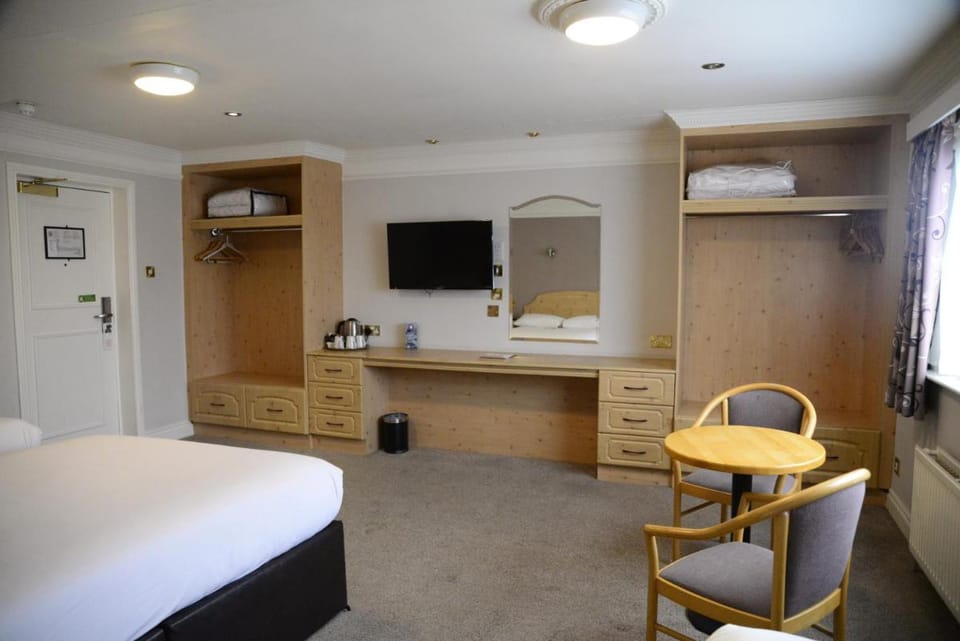 Hibernian Hotel & Leisure Centre Hotel in County Cork