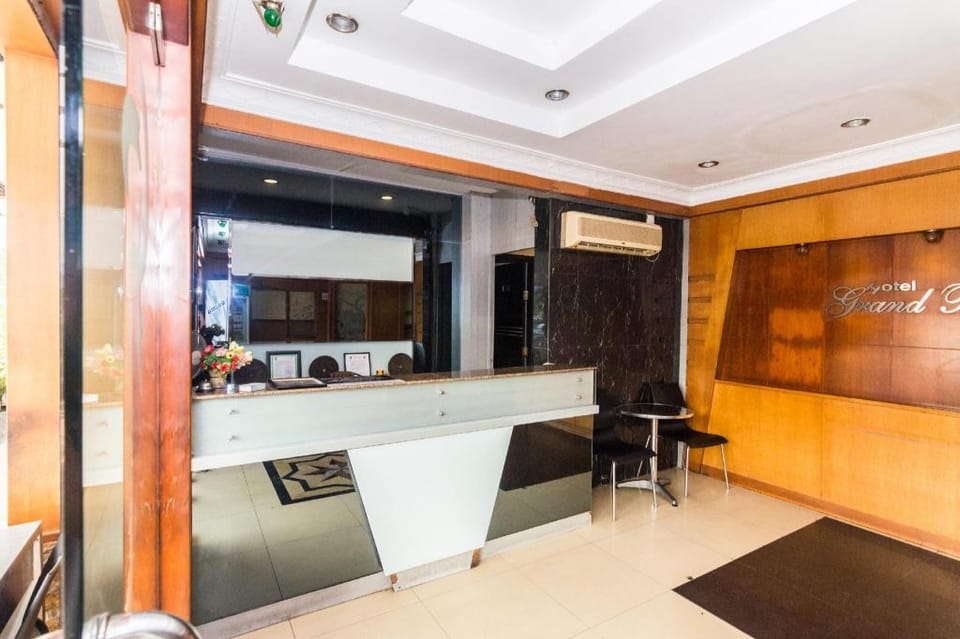 OYO 1581 Hotel Grand Palace Hotel in Riau Islands, Indonesia