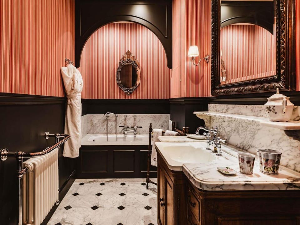 Abbaye des Vaux De Cernay un hotel Paris Society Collection Hotel in Île-de-France