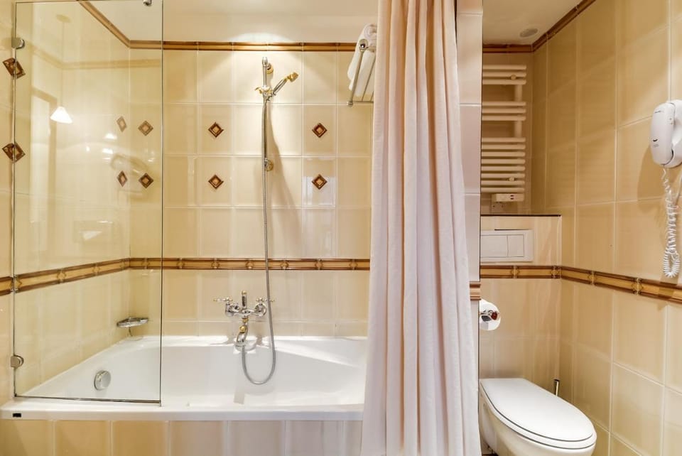 Villa Pantheon Hotel in Paris