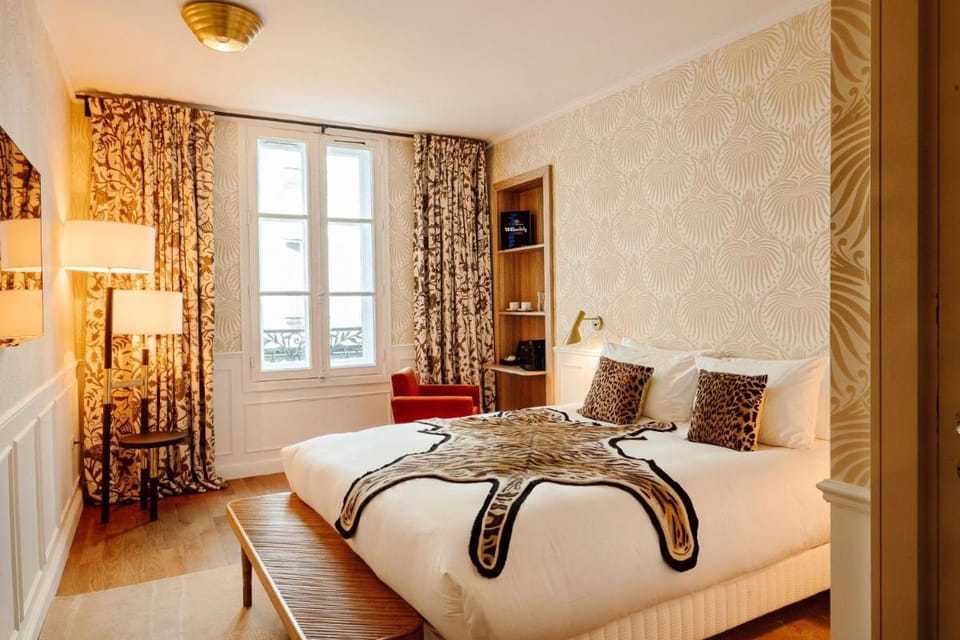 Hotel Thoumieux Hotel in Paris
