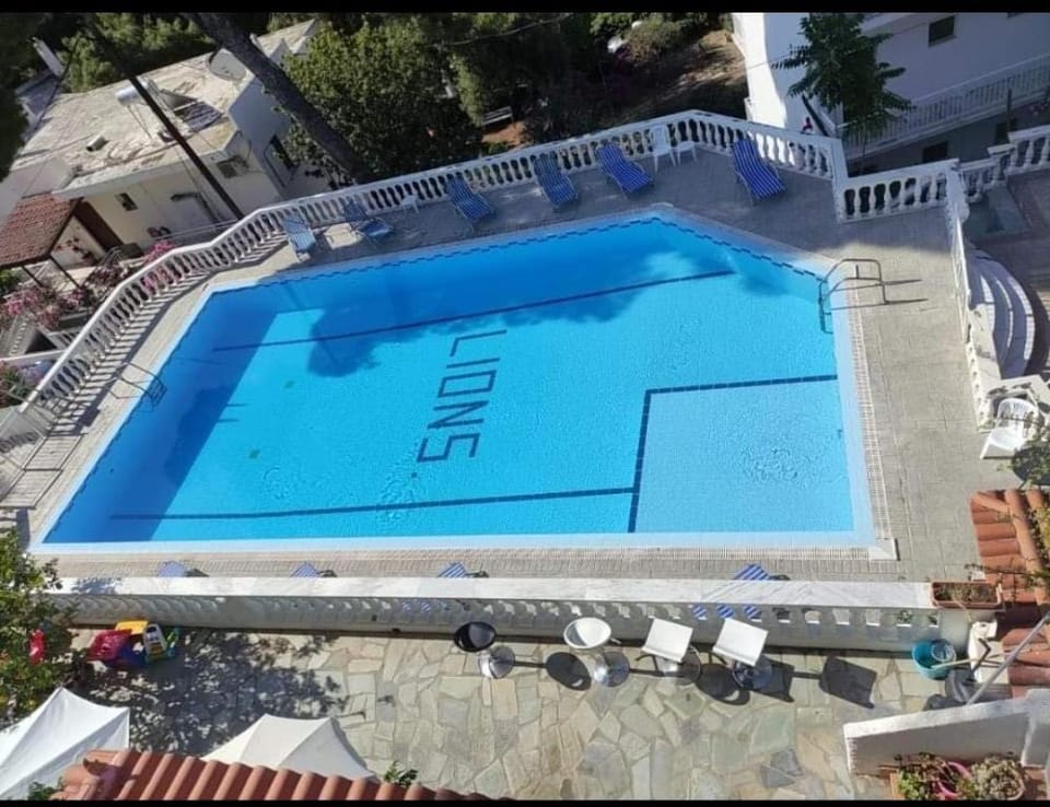 Lions Apartments Hotel in Poros