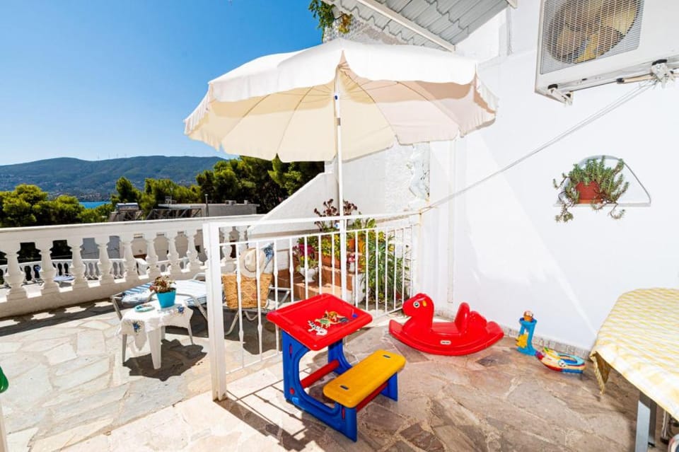 Lions Apartments Hotel in Poros