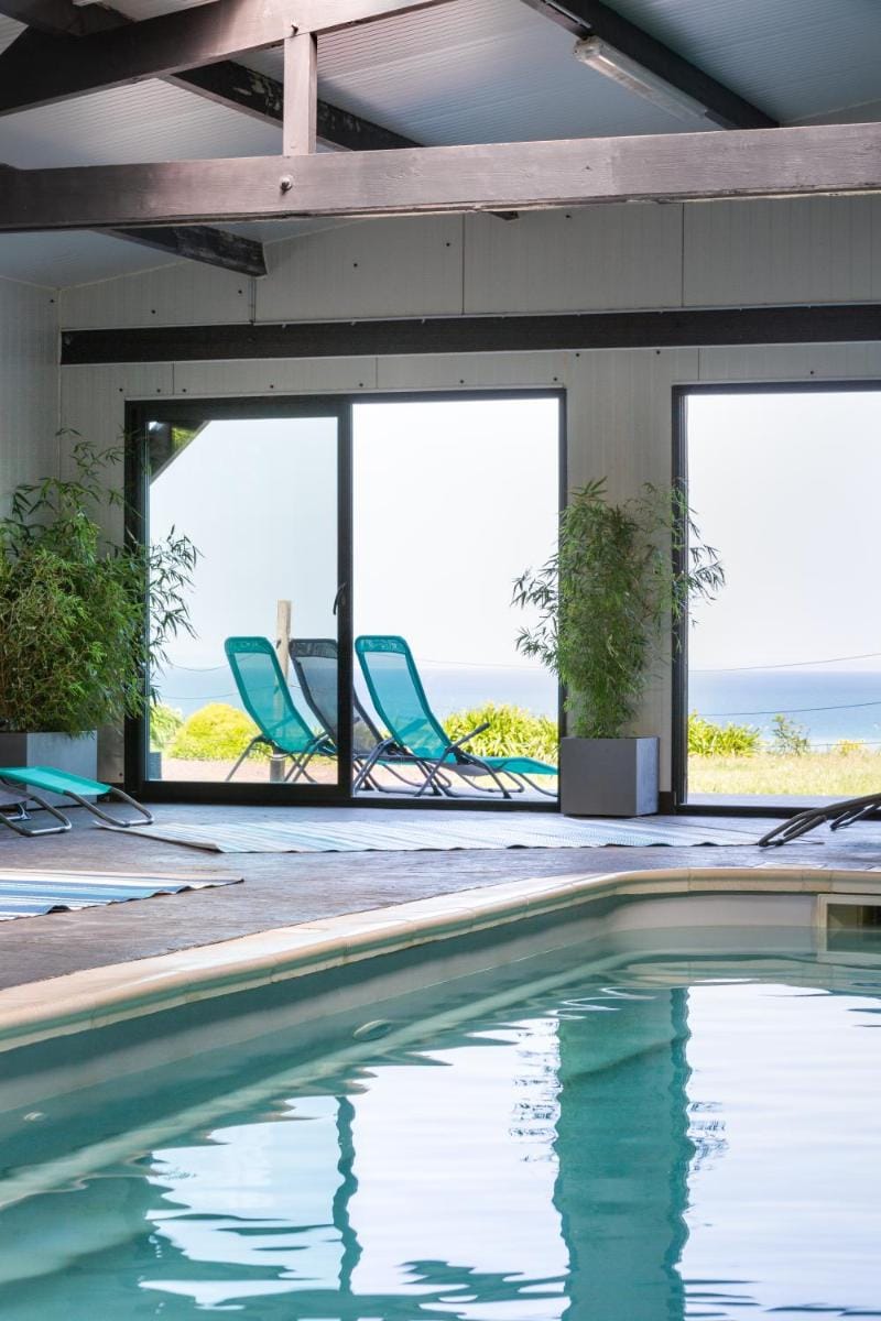La Metairie du Vauhariot - Cottages de Caractère Terrasse Vue Mer Piscine Intérieure Chauffée Bed and Breakfast in Cancale