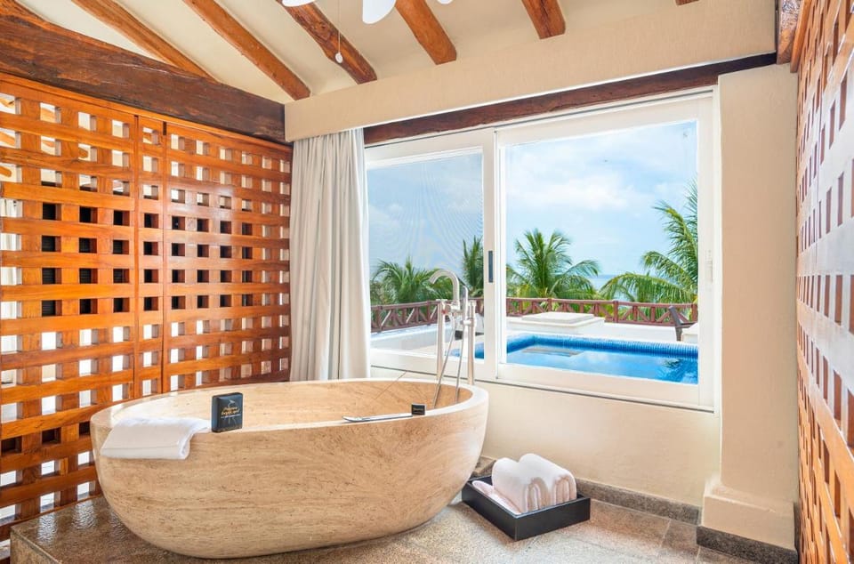 DESIRE RIVIERA MAYA PEARL RESORT ALL INCLUSIVE COUPLES ONLY Resort in State of Quintana Roo