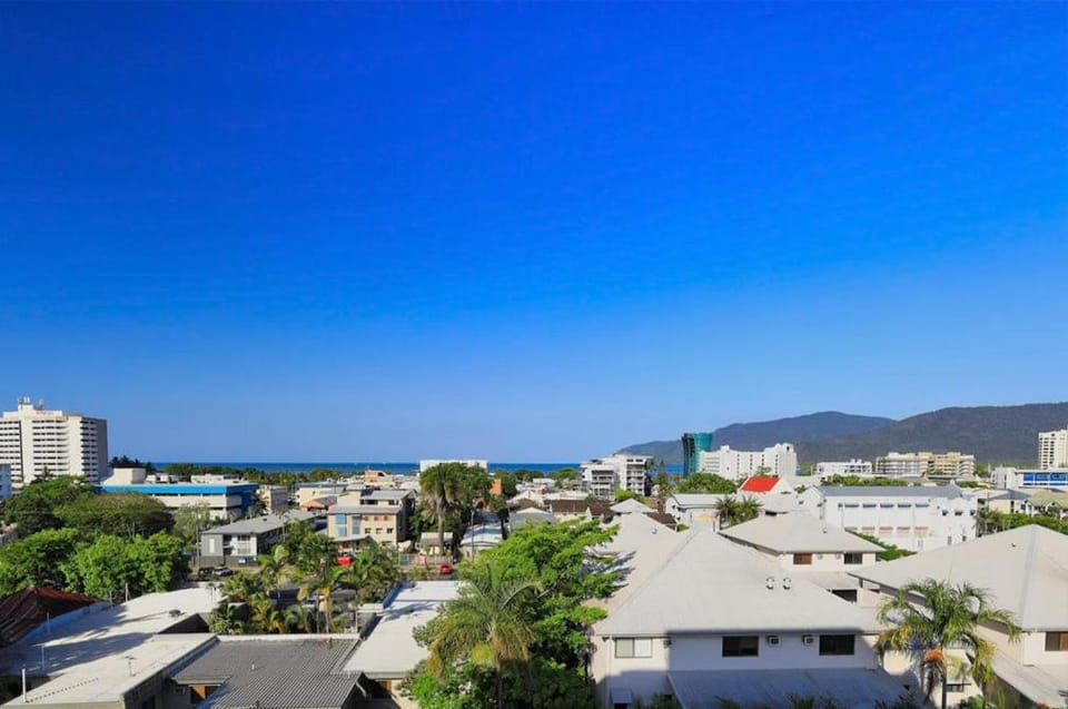 Sunshine Tower Hotel Hotel in Cairns