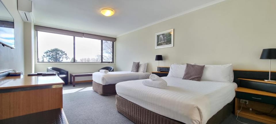 Commodore Regent Motel in Launceston