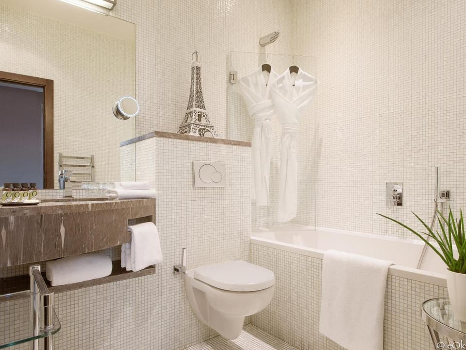 B Montmartre Hotel in Paris