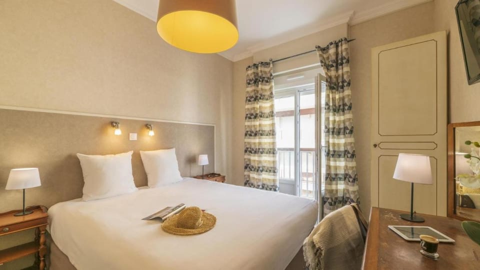 CERISE Royan - Le Grand Hôtel de la Plage Hotel in Vaux-sur-Mer