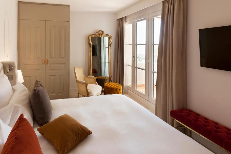 Mas des Herbes Blanches Hotel & Spa - Relais & Chateaux Hotel in Gordes