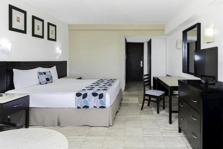Krystal Ixtapa Hotel in Ixtapa Zihuatanejo