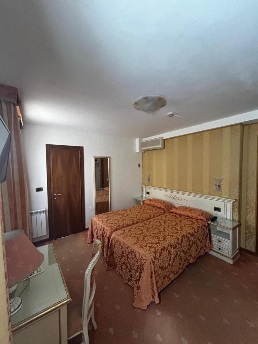 Ambassador Tre Rose Hotel in San Marco