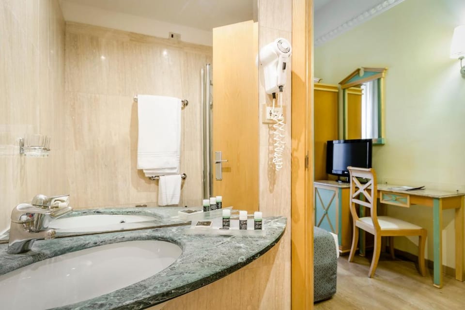Exe Domus Aurea Hotel in Rome