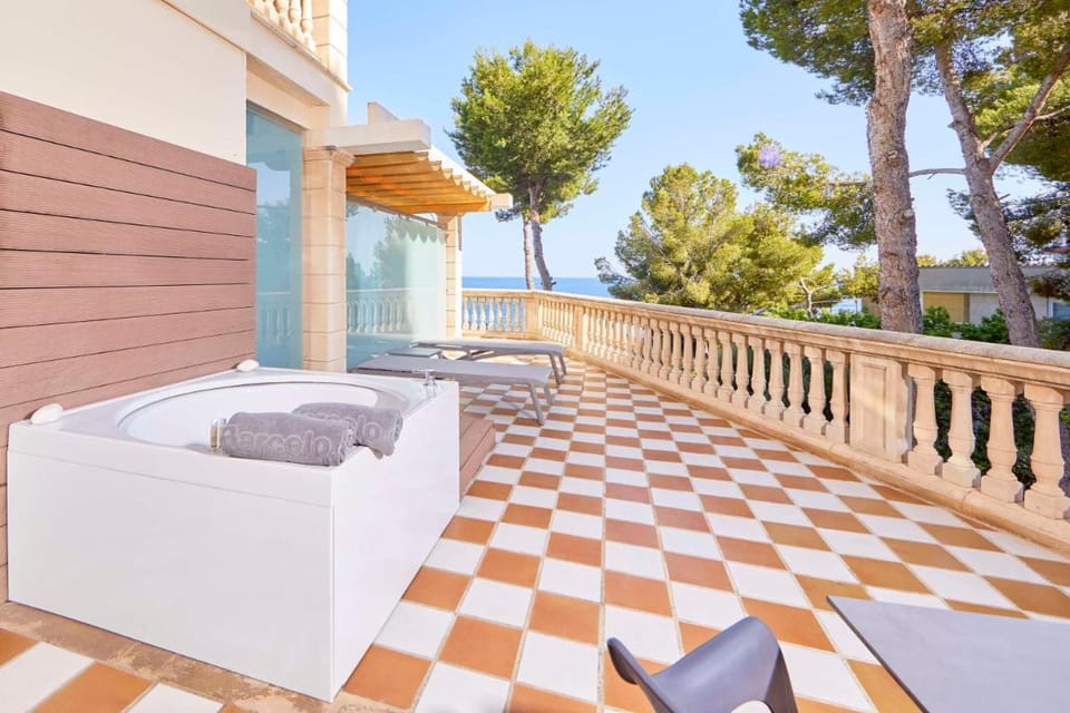 Barcelo Illetas Albatros - Adults Only Hotel in Cas Català