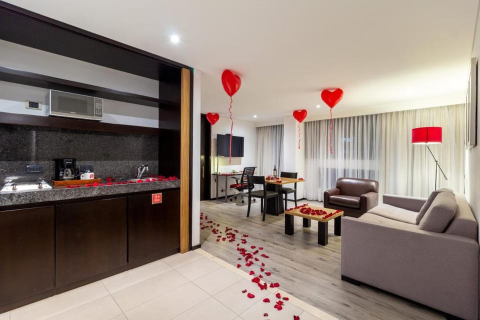 Hotel Madisson Inn Luxury By GEH Suites Hotel in Bogota