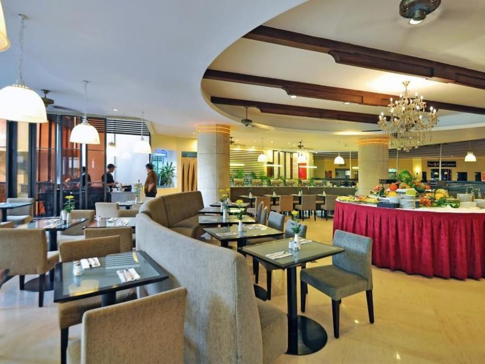 Kuta Paradiso Hotel Hotel in Kuta