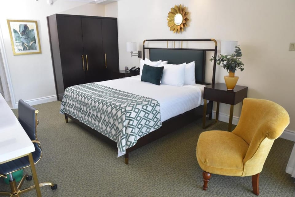 Courtleigh Hotel & Suites Hotel in Kingston