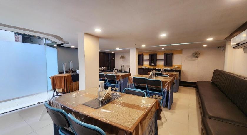 Hotel Lee International Hotel in Kolkata