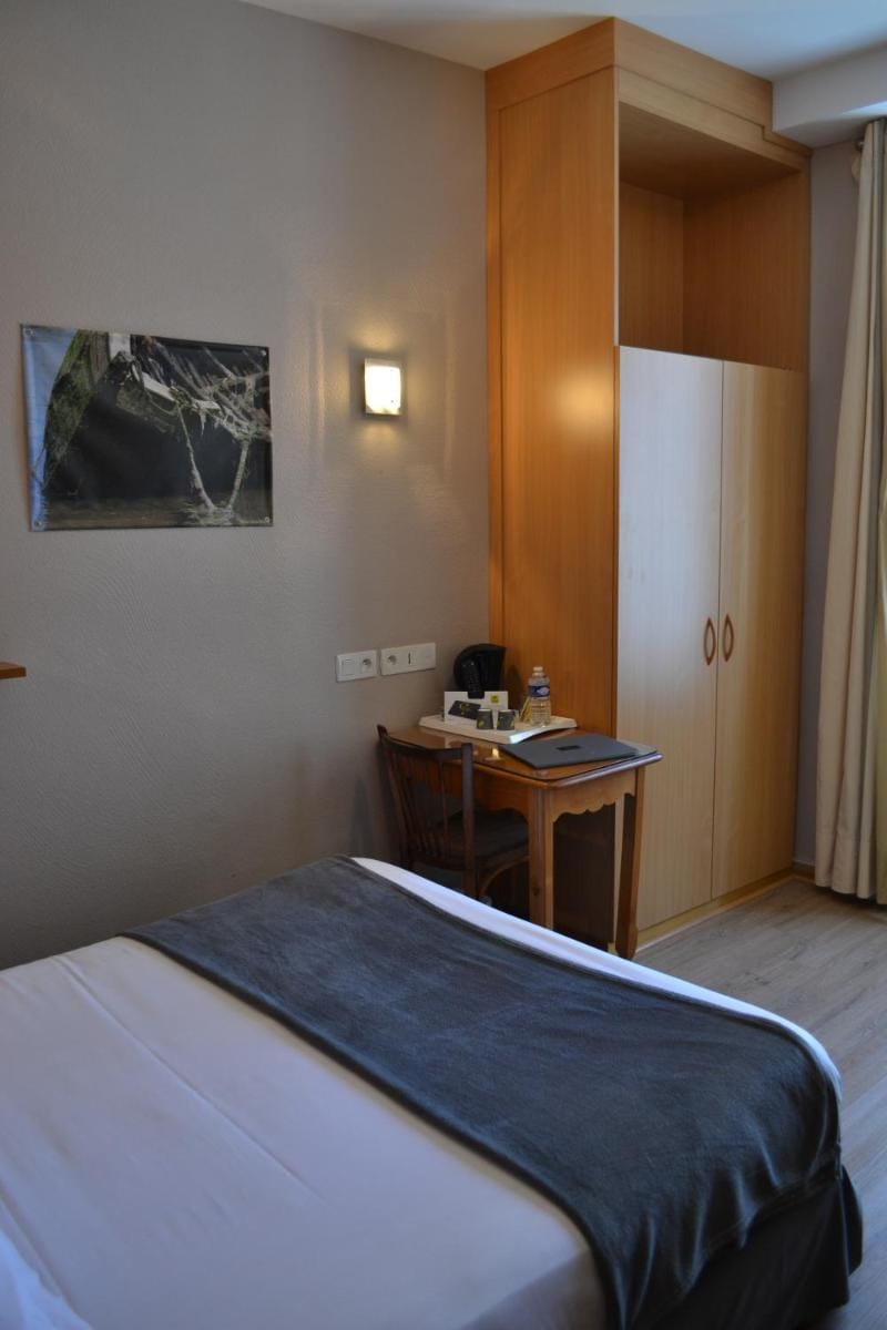 Hôtel La Porte Saint Pierre Hotel in St-Malo
