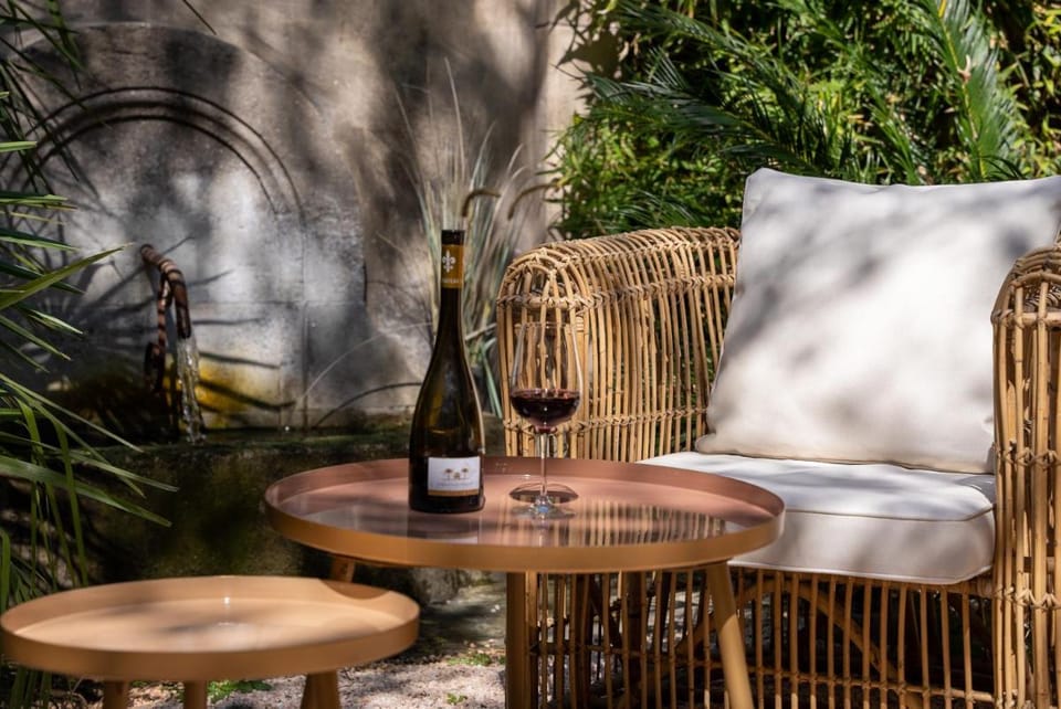 Le Clos Violette et Le 11 D'Aglaé - Appart' Hôtel de Charme Design de Luxe Apartment hotel in L'Isle-sur-la-Sorgue