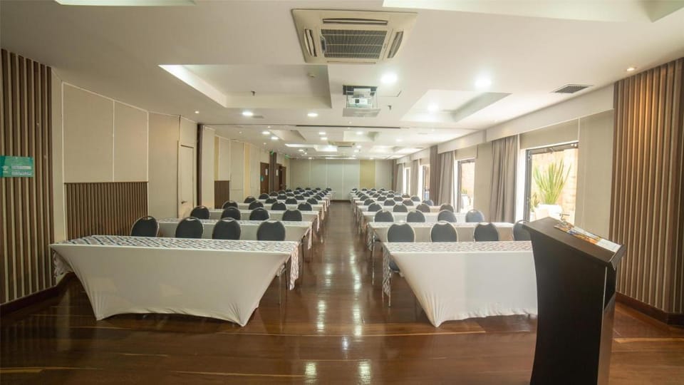 Embassy Suites by Hilton Bogota - Rosales Hotel in Bogota