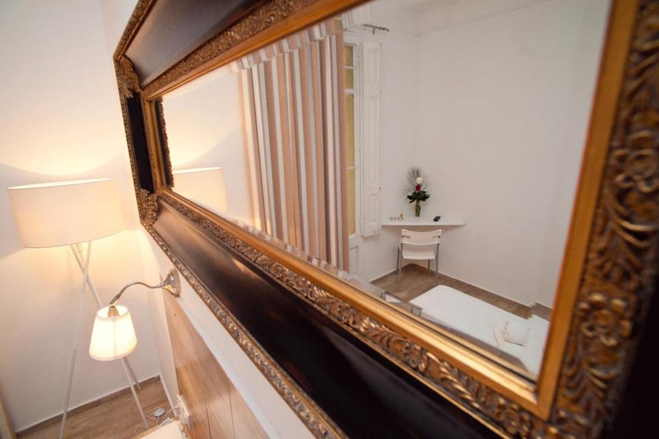 Hostal Martinval Bed and Breakfast in Barcelona