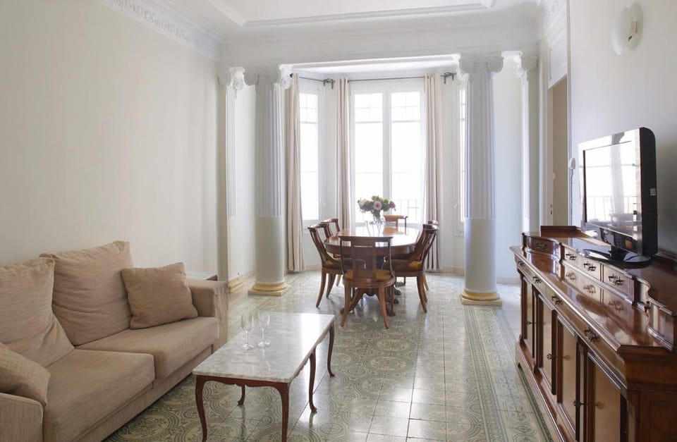 Hostal Martinval Bed and Breakfast in Barcelona