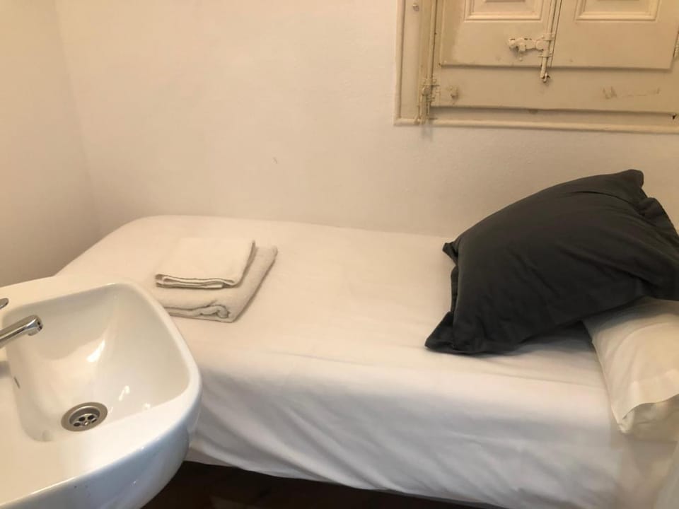 Hostalin Barcelona Diputacion Bed and Breakfast in Barcelona