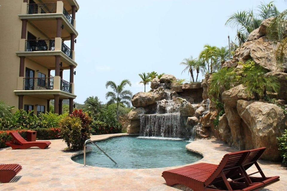 Clarion Suites Roatan At Pineapple Villas Hotel in Bay Islands Department