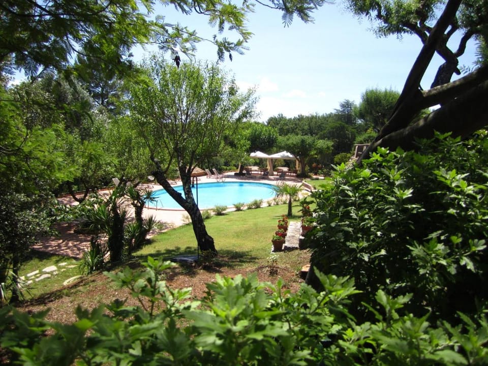 Domaine du Lac Hotel in French Riviera