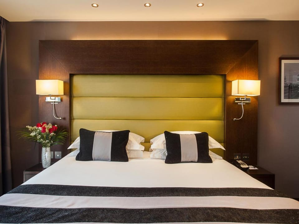 Park Grand London Heathrow Hotel in Isleworth